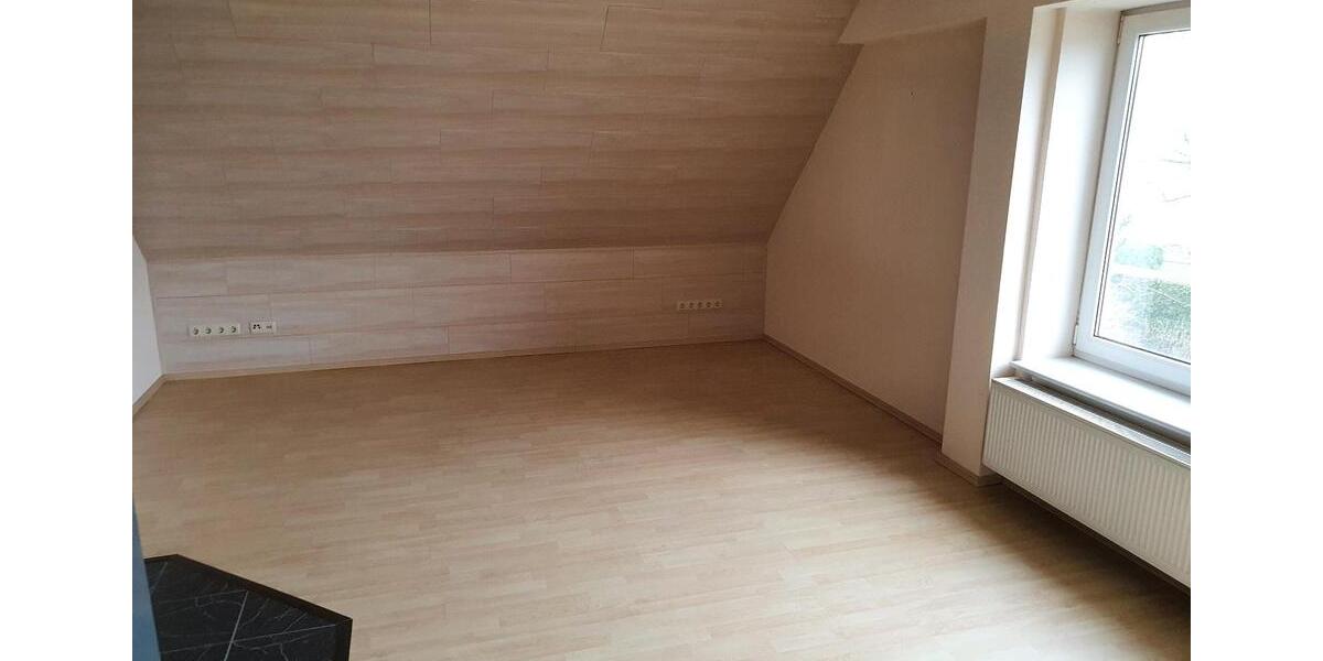 Etagenwohnung Hamberge - 3 Zimmer, 95 m&sup2;, 950&euro; | Angebot:25207815