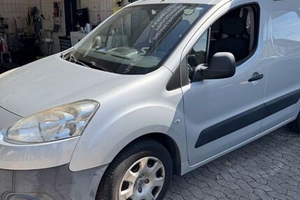Peugeot Partner 158.000 km 4.950 € Nürnberg 90453