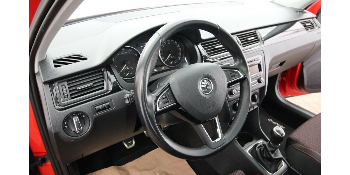 Skoda Rapid 1.2 TSI Spaceback Style Plus XENON+PANO 149.251 km 7.290 &euro; Hagenow 19230