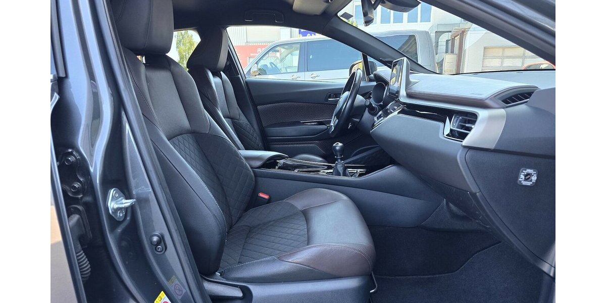 Toyota C-HR 1.2 LOUNGE/KAMERA/NAVI/LEDER/JBL/PDC 119.381 km 12.900 &euro; Villingen-Schwenningen 78054