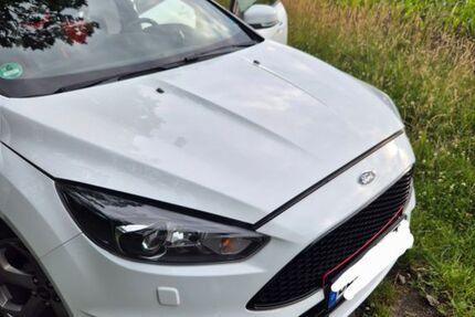 Ford Focus 132.784 km 14.800 &euro; Rotenburg 27356
