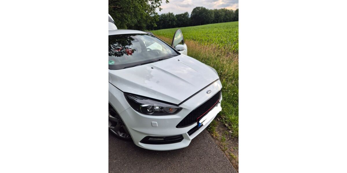 Ford Focus 132.784 km 14.800 &euro; Rotenburg 27356
