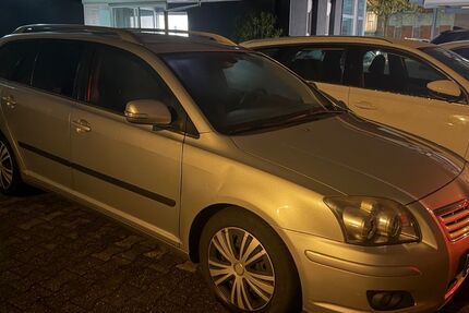 Toyota Avensis 259.000 km 2.880 &euro; Herten 45699