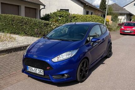 Ford Fiesta 110.852 km 14.999 &euro; Merzig 66663