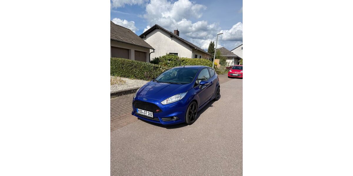 Ford Fiesta 110.852 km 14.999 &euro; Merzig 66663