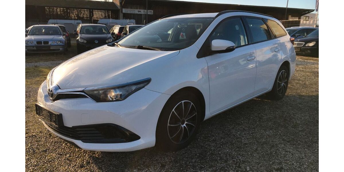 Toyota Auris 193.000 km 7.299 &euro; Bonn 53227