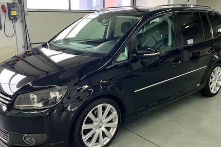 VW Touran 230.355 km 7.700 &euro; Fünfstetten 86681
