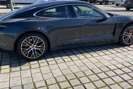 Porsche Taycan 81.000 km 62.900 &euro; münchen 80935