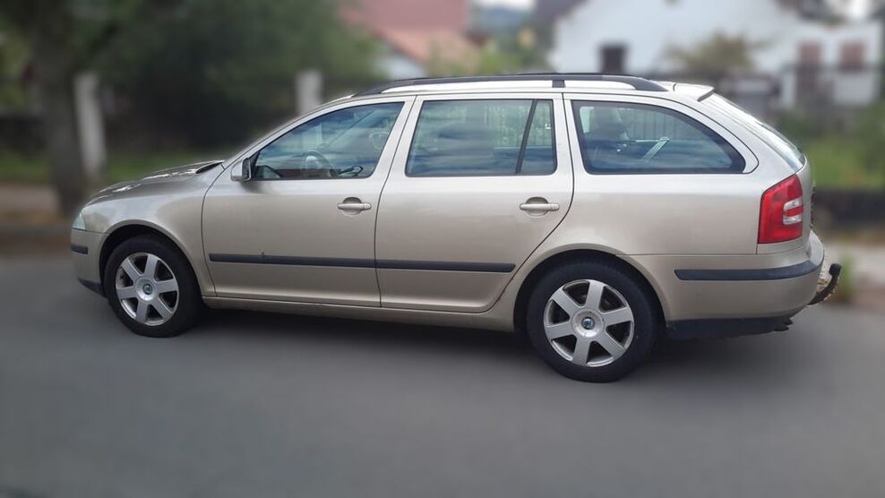 Skoda Octavia 250.000 km 950 € Dresden 01156