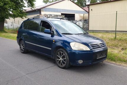 Toyota Avensis Verso 164.556 km 2.400 &euro; Berlin 13629