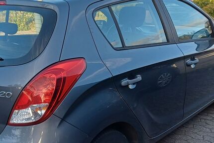 Hyundai i20 107.000 km 5.100 &euro; Kiel 24148