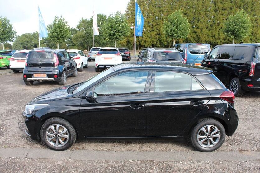 i20