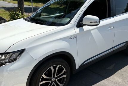 Mitsubishi Outlander 123.000 km 9.900 &euro; Steinbach am Wald 96361