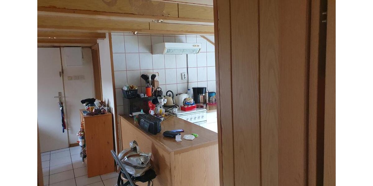 3 Zimmer und 2 Zimmer eine Wohnung auf 2 Etagen Plus Garage 5 zimmer