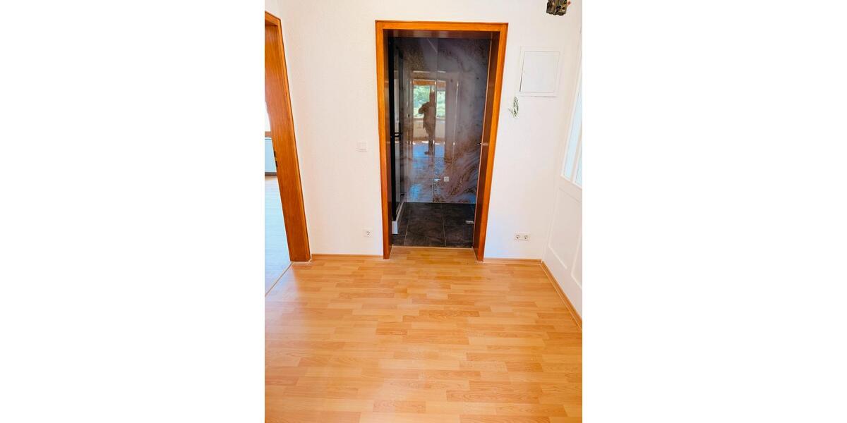 Dachgeschoßwohnung Schiffweiler - 3 Zimmer, 80 m&sup2;, 650&euro; | Angebot:26328117