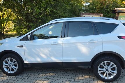 Ford Kuga 92.500 km 13.490 &euro; Sohland/ Spree 02689