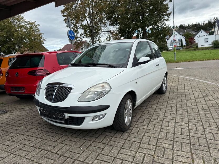 Lancia Ypsilon 185.000 km 3.490 € Ringsheim 77975
