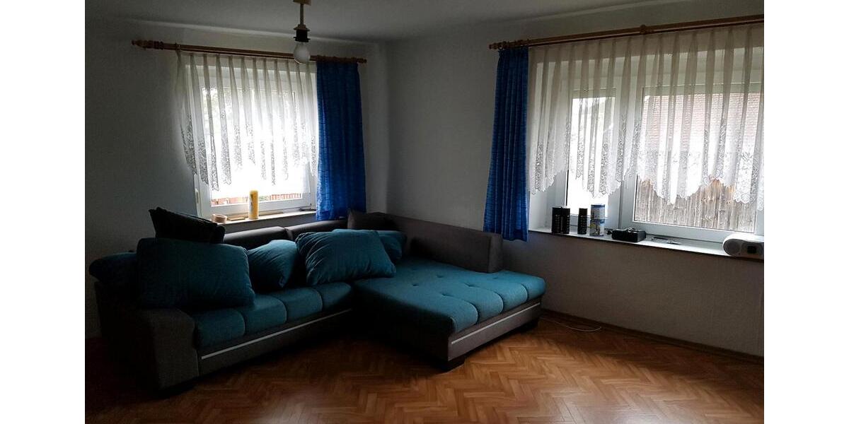 Reihenhaus Roding - 7 Zimmer, 220 m&sup2;, 700&euro; | Angebot:25287777