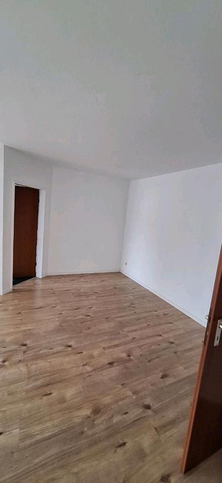 2-Zimmer-Wohnung mit Balkon WBS erforderlich zimmer