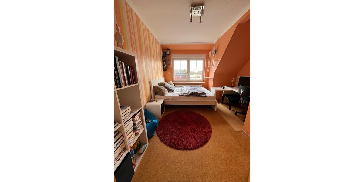 Einfamilienhaus Heide - 6 Zimmer, 180 m&sup2;, 1.800&euro; | Angebot:25407964