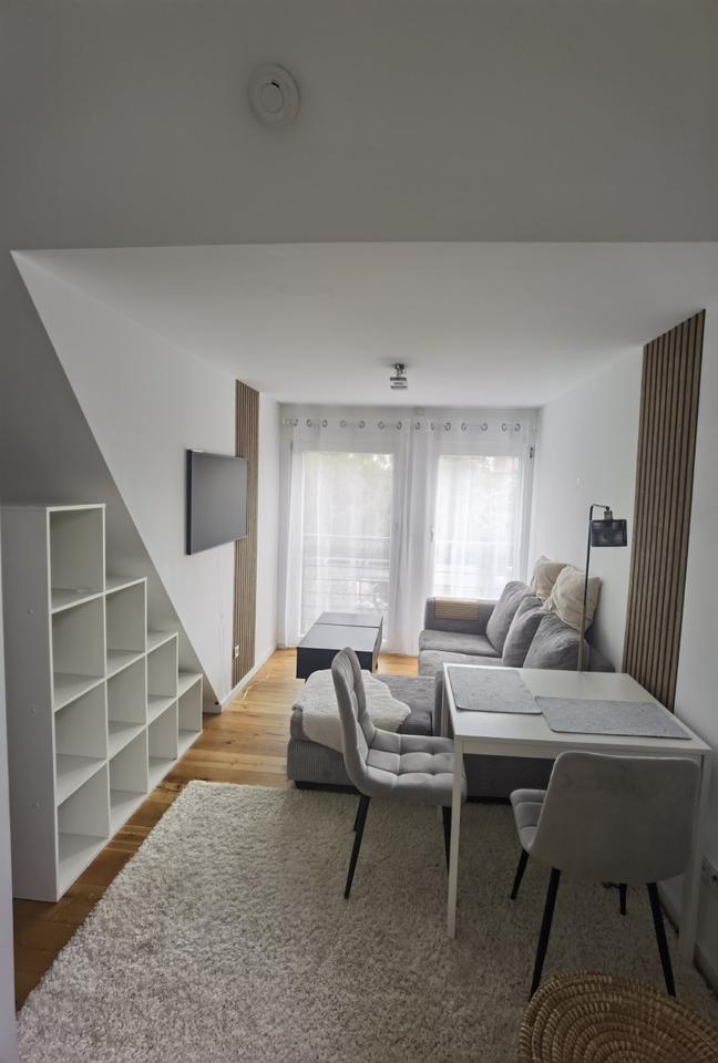 Gemütliche Lichtdurchflutete Dachwohnung mit großen Gauben zimmer