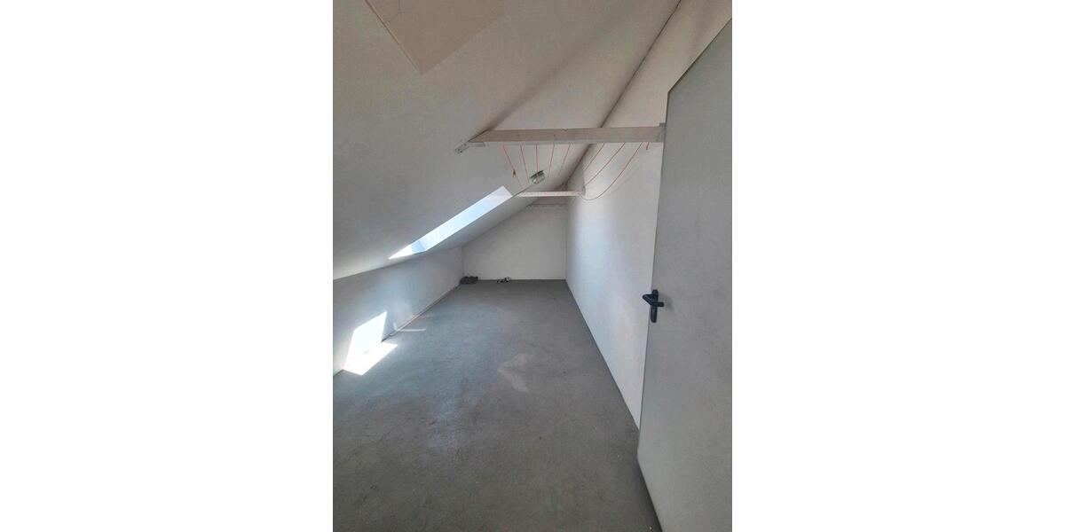 Dachgeschoßwohnung Marktheidenfeld - 2.5 Zimmer, 77 m&sup2;, 240.000&euro; | Angebot:26709545