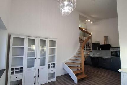 Modernes Loft auf zwei Ebenen mit Blick auf die Trimburg – All-Inclusive-Miete in Elfershausen