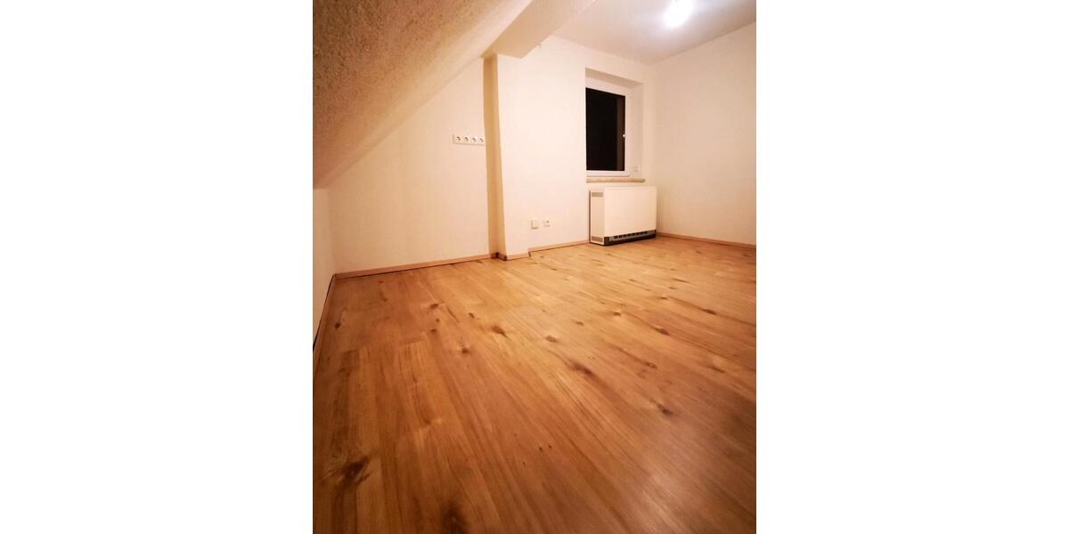 Dachgeschoßwohnung Altenberg - 2 Zimmer, 50 m&sup2;, 328&euro; | Angebot:24552324