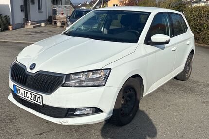 Skoda Fabia 131.046 km 5.500 &euro; Warburg 34414