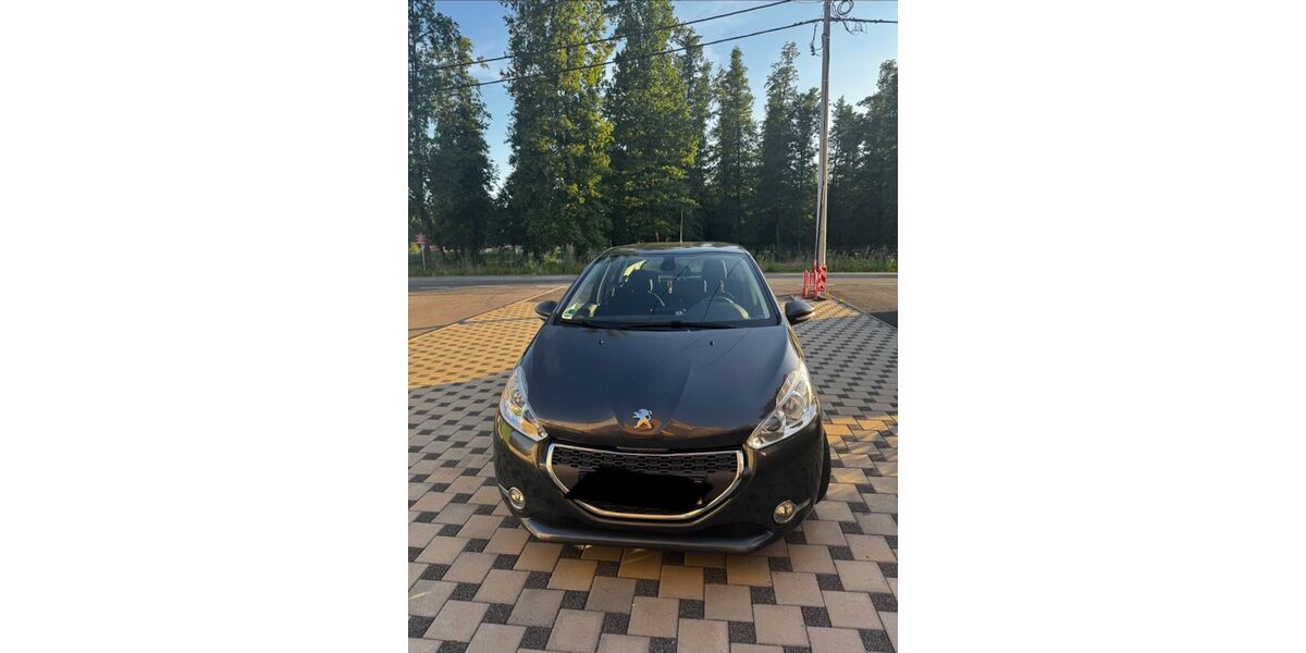 Peugeot 208 90.000 km 6.500 &euro; München 81669