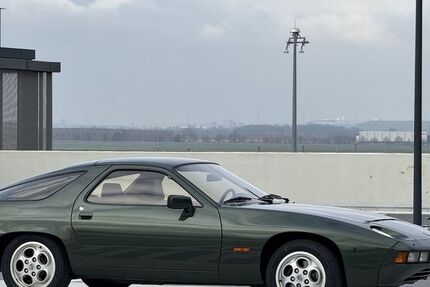 Porsche 928 269.500 km 36.990 € Berlin 10999