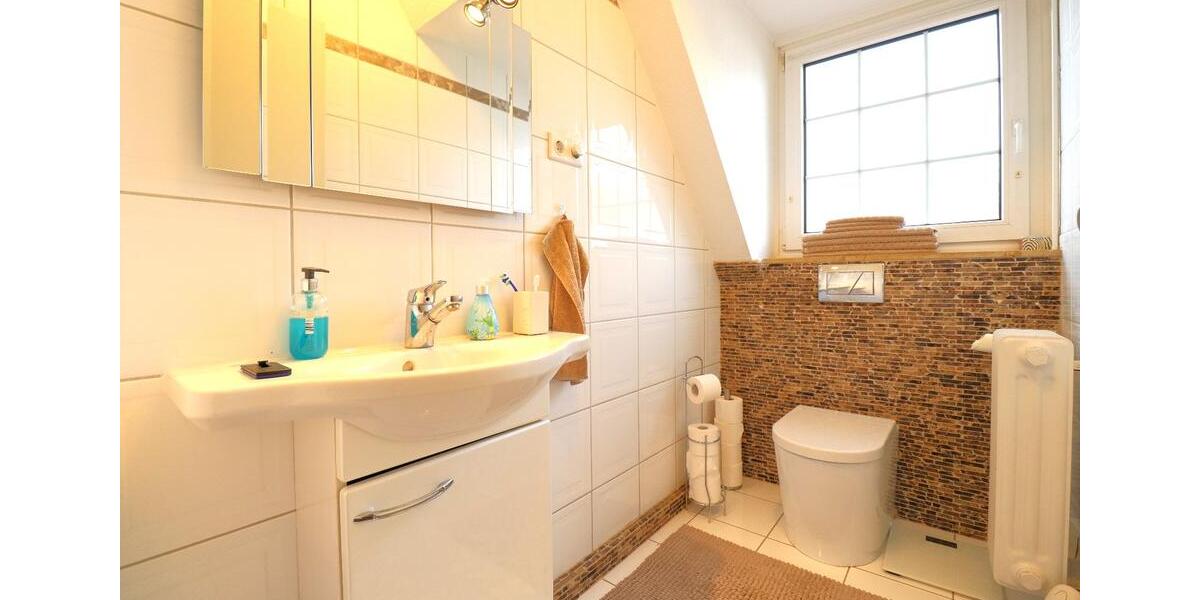 Einfamilienhaus Schwabach - 5 Zimmer, 220 m&sup2;, 2.700&euro; | Angebot:26232015