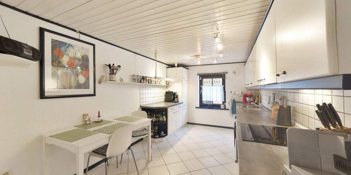 Etagenwohnung Adenbüttel - 5 Zimmer, 143 m&sup2;, 220.000&euro; | Angebot:25251533