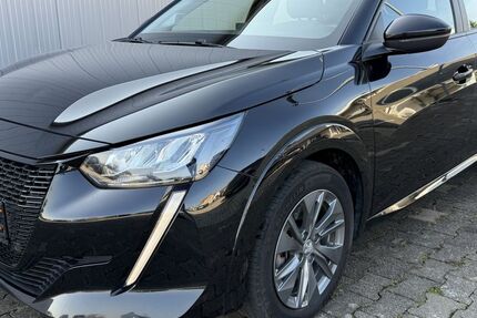 Peugeot 208 73.500 km 13.490 &euro; Warburg-Rimbeck 34414