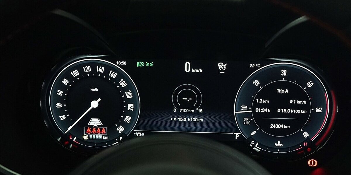 Alfa Romeo Stelvio 2.2 D Competizione Q4 ALLRAD LEDER AHK 45.000 km 38.888 &euro; Lich 35423