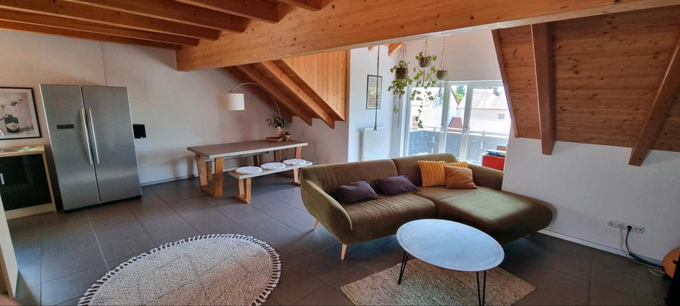 Dachgeschoßwohnung Obertraubling - 5 Zimmer, 126 m&sup2;, 449.000&euro; | Angebot:24794961