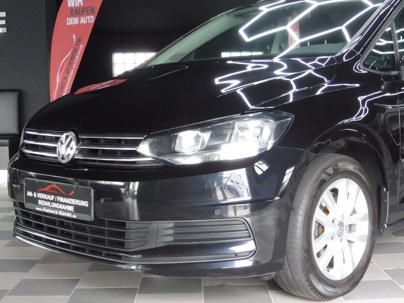 VW Touran 132.099 km 14.299 € Bünde 32257