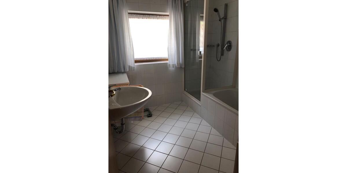 Einfamilienhaus Burghausen - 6 Zimmer, 150 m&sup2;, 2.300&euro; | Angebot:26113055