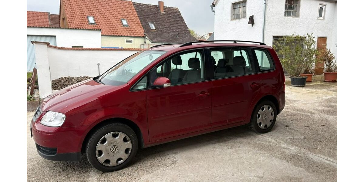 VW Touran 184.000 km 3.900 &euro; Nördlingen 86720