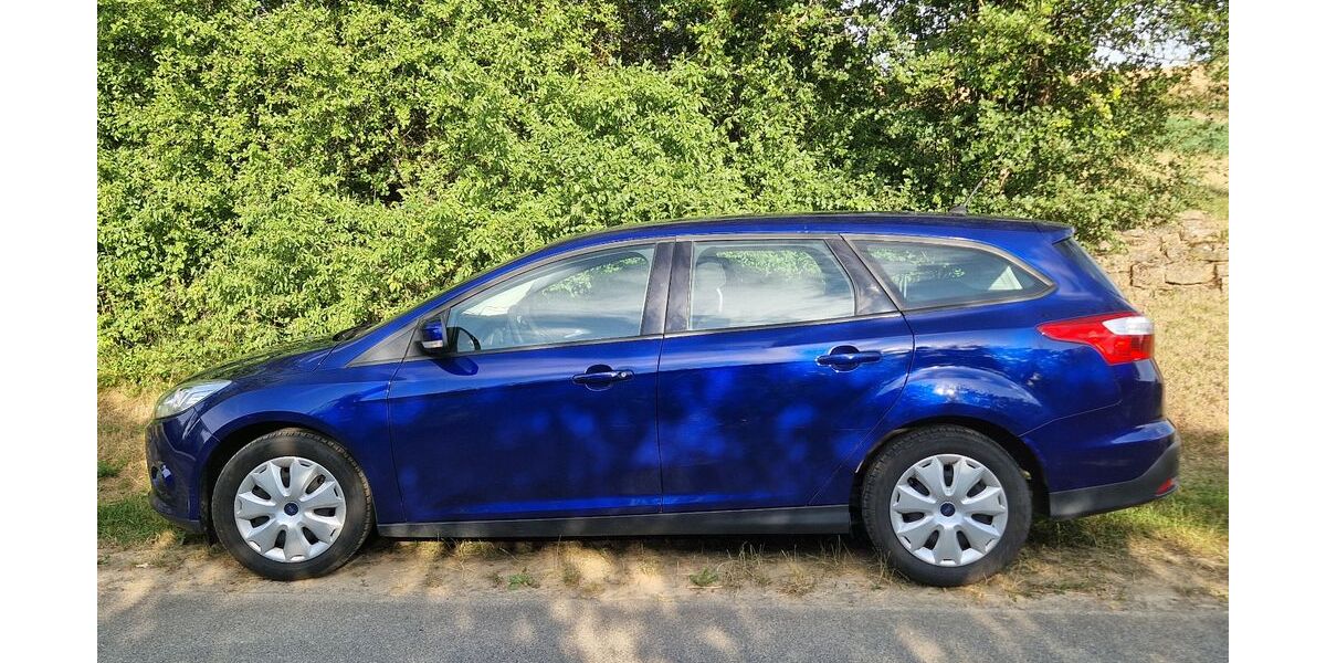 Ford Focus 179.000 km 3.150 &euro; Saal 97633