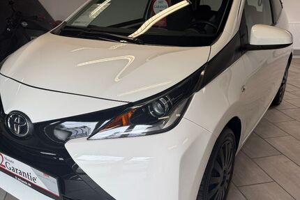 Toyota Aygo (X) 145.410 km 4.999 &euro; Hamburg 22529
