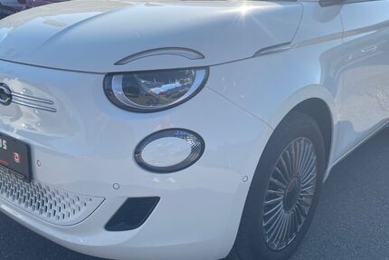 Fiat 500e 28.100 km 21.990 &euro; Villingen-Schwenningen 78052