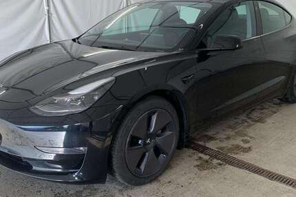 Tesla Model 3 121.456 km 26.450 &euro; Herges-Hallenberg 98587
