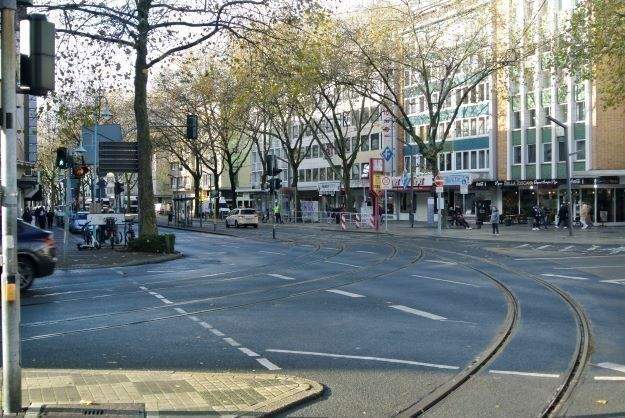 Citylage Mülheim-Mitte Wohn-und Geschäftshaus-Mehrfamilienhaus mit 11 Wohnungen und zwei Gewerbeeinheiten