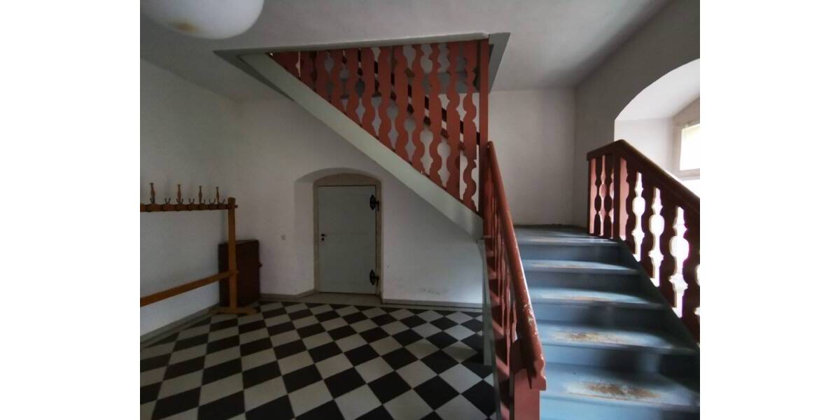 Mehrfamilienhaus, Wohnhaus Grünberg Grünberg - 7 Zimmer, 262 m&sup2;, 118.000&euro; | Angebot:26658942