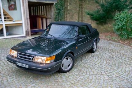 Saab 900
