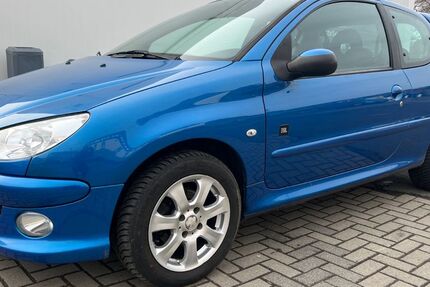 Peugeot 206 150.000 km 2.300 &euro; Rosdorf 37124