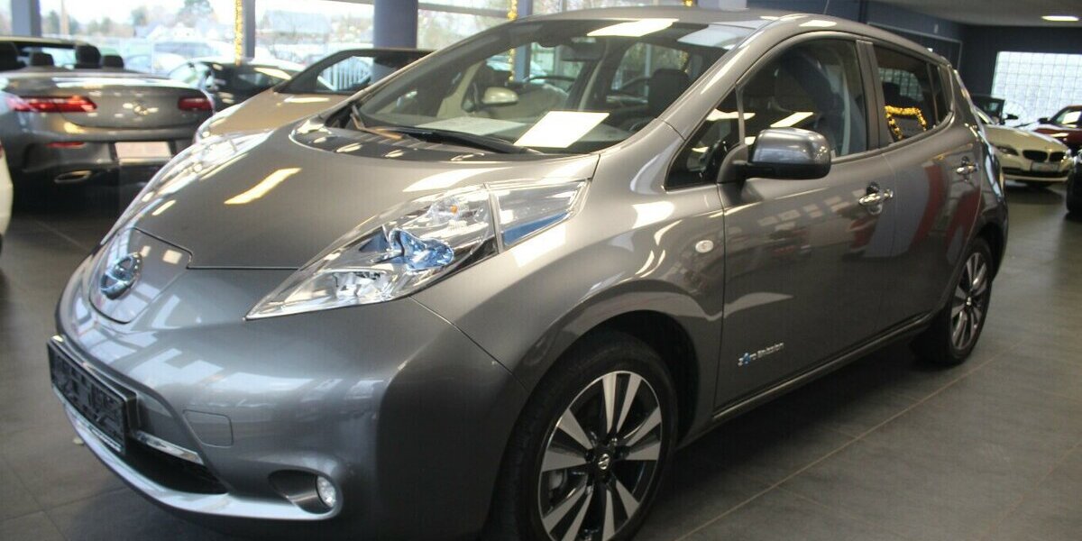 Nissan Leaf 30 kWh Tekna 360° 1.Hand 9.986 km 9.980 &euro; Euskirchen 53881