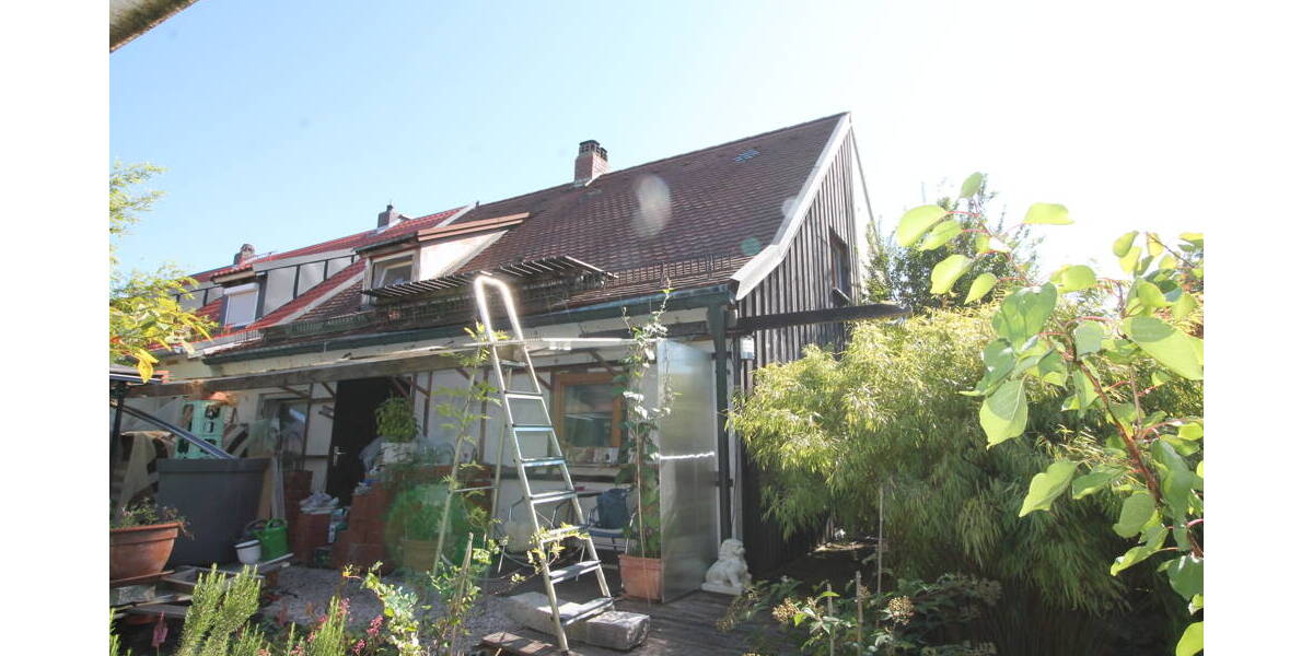 Landshut - Moniberg Reiheneckhaus 60 m² Wohnfläche - Komplettsanierung notwendig 3 zimmer