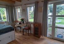 kleiner BungalowGarten mit 700 qm Garten - grüne Oase in Stadt